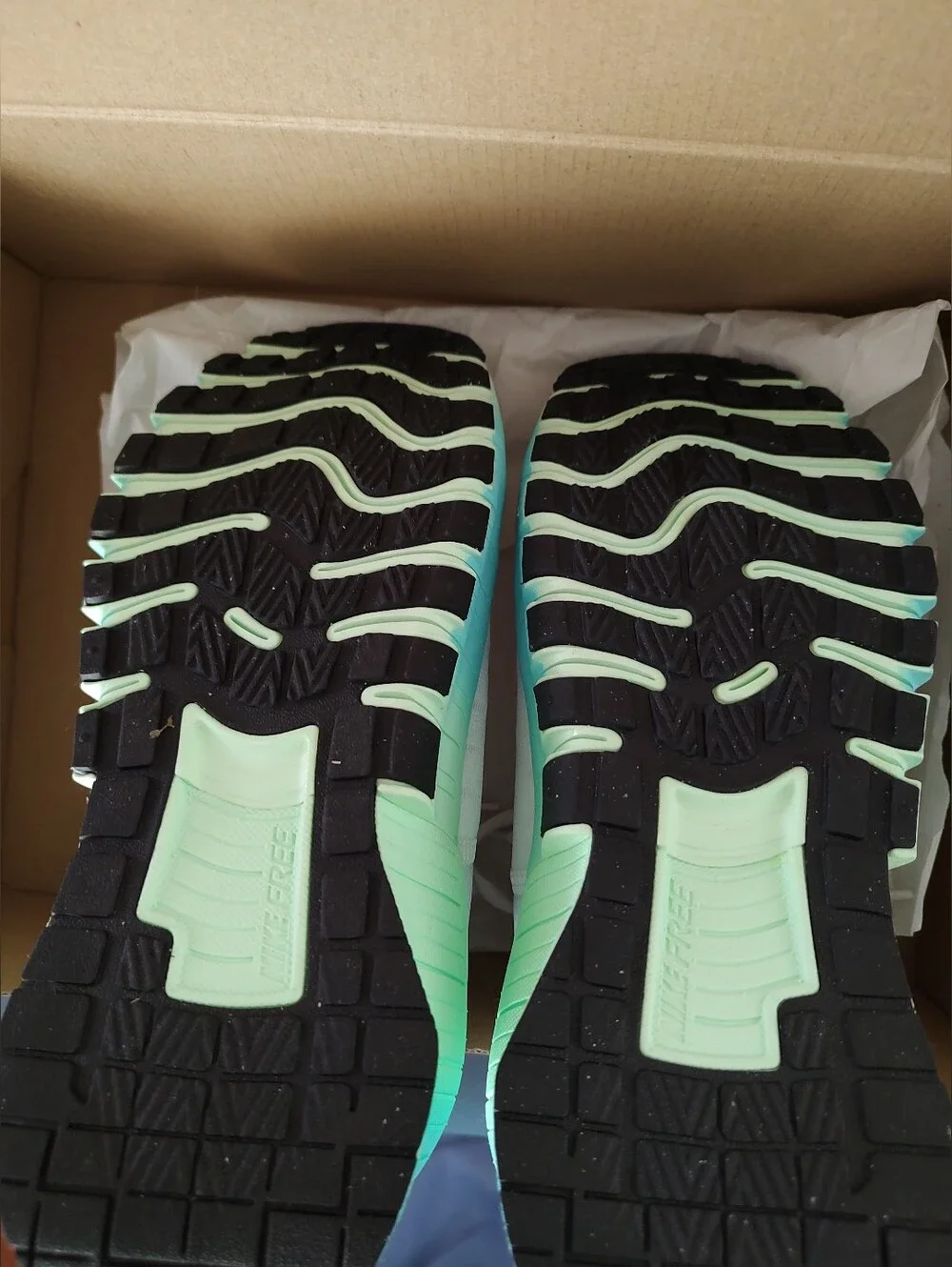 Nike Metcon 6 Tennis Shoes - Picture 4 of 6